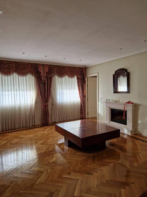 Vila La Casona Imperial Alpedrete Exteriér fotografie